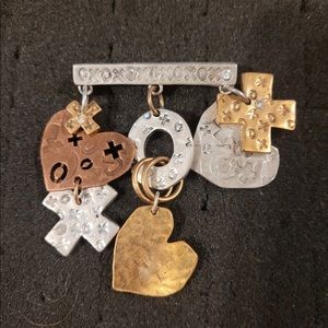 Chico's xoxo hug heart brooch pin